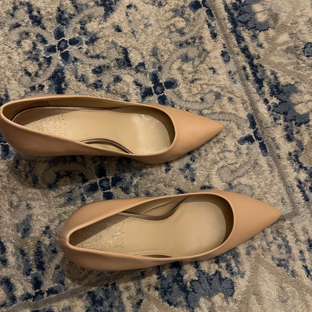 Vince Camuto elegant Beige/Nude/Neutral pumps - Picture 6 of 9